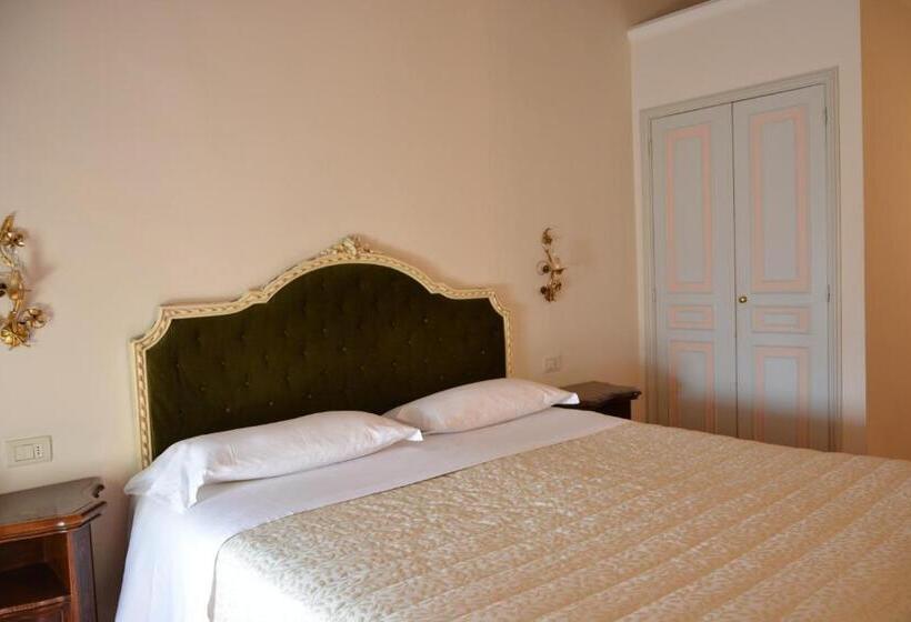 エコノミールーム, Grand Hotel Liberty