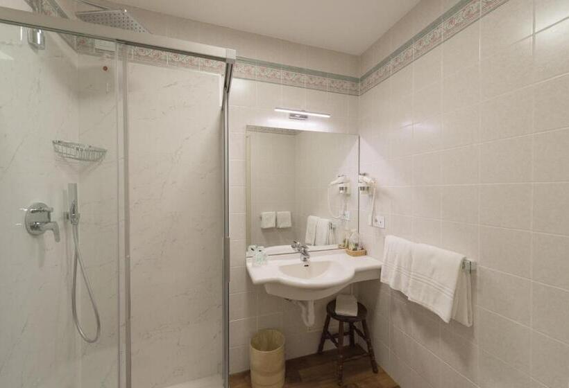 エコノミールーム, Grand Hotel Liberty