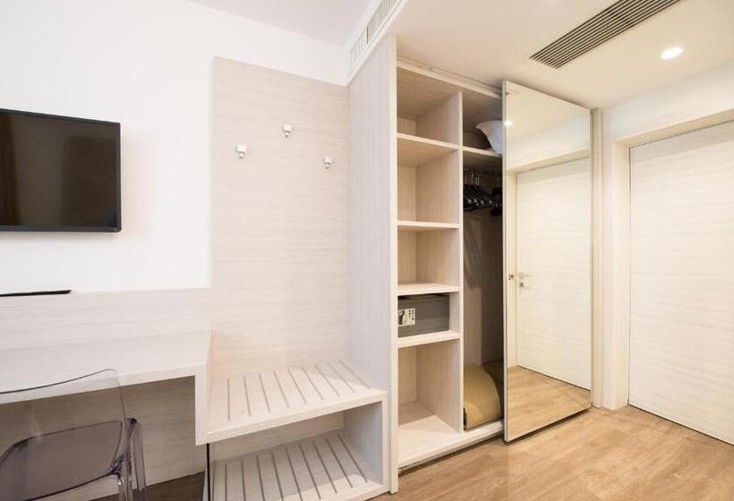 プールの見えるデラックスルーム, Grand Hotel Liberty