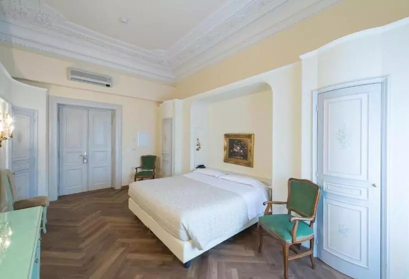 اتاق سوپریور با تخت بزرگ, Grand Hotel Liberty