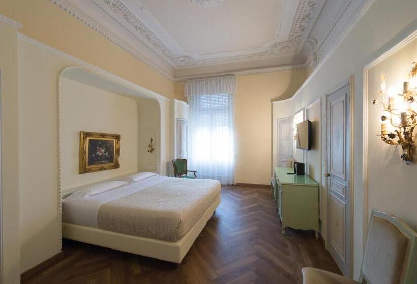 キングサイズベッドのスーペリアルーム, Grand Hotel Liberty