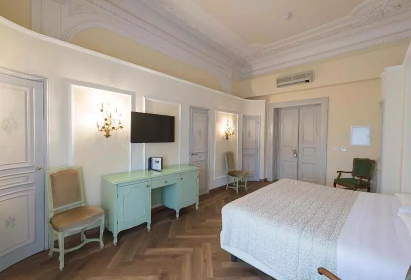 اتاق سوپریور با تخت بزرگ, Grand Hotel Liberty