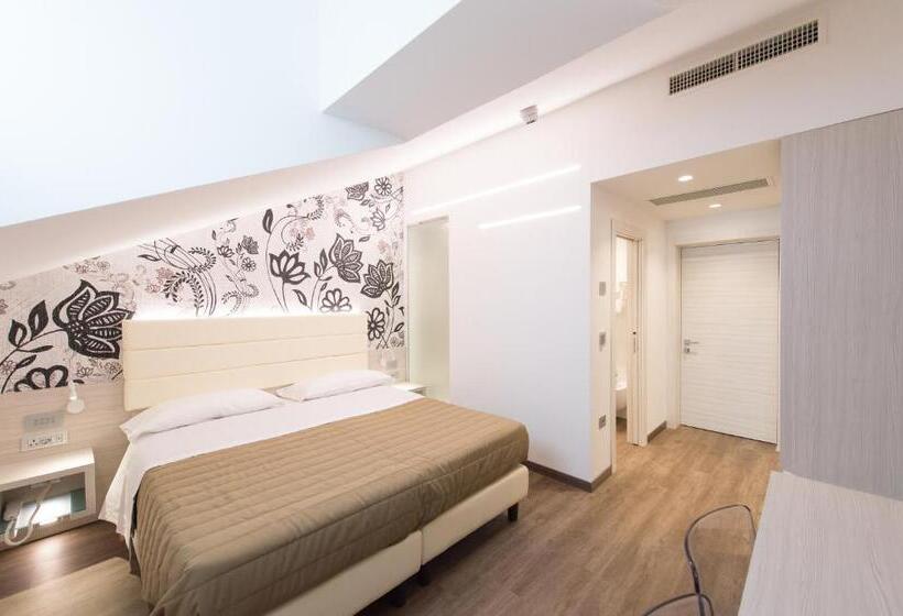 コンフォートルーム, Grand Hotel Liberty