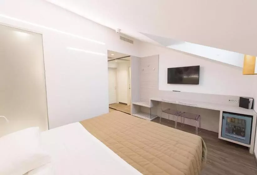اتاق راحتی, Grand Hotel Liberty