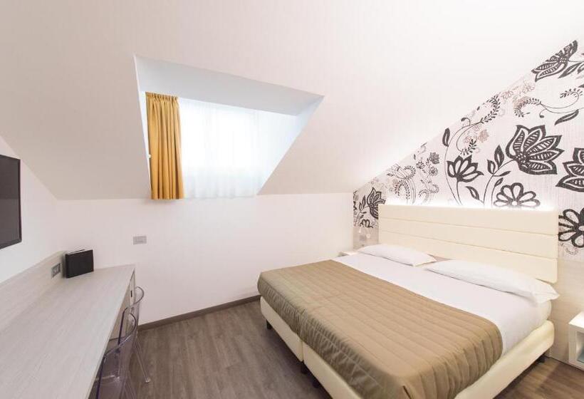 コンフォートルーム, Grand Hotel Liberty