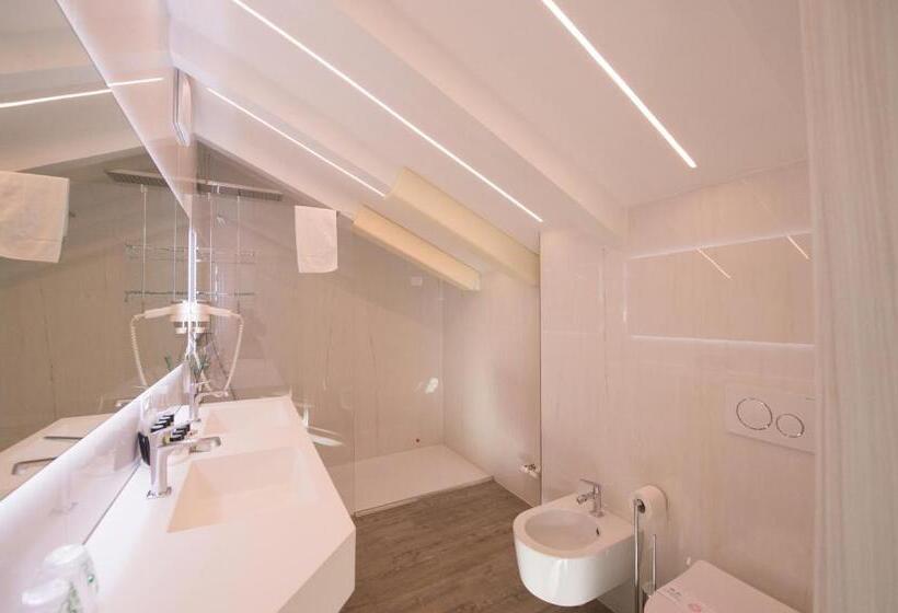 스위트, Grand Hotel Liberty