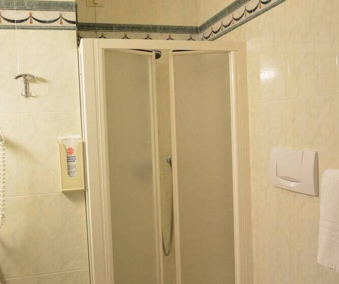 エコノミールーム, Grand Hotel Liberty