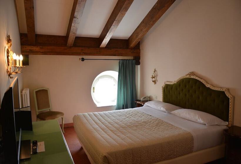 エコノミールーム, Grand Hotel Liberty