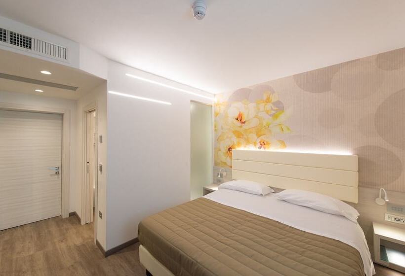 コンフォートルーム, Grand Hotel Liberty