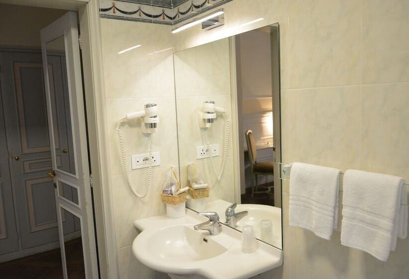 スーペリアトリプルルーム, Grand Hotel Liberty