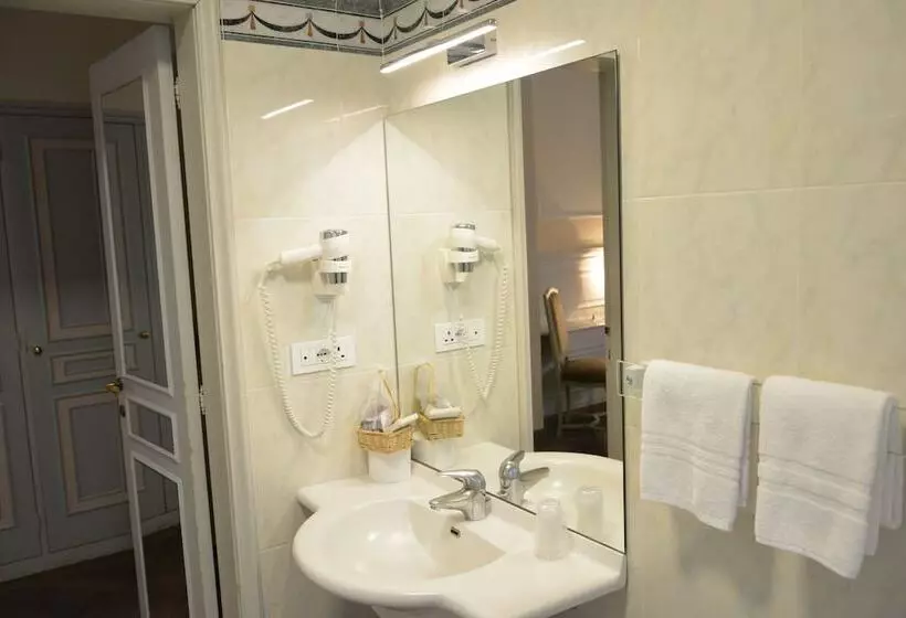 اتاق سوپریور سه تخته, Grand Hotel Liberty