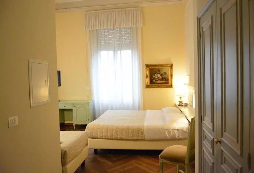 اتاق سوپریور سه تخته, Grand Hotel Liberty