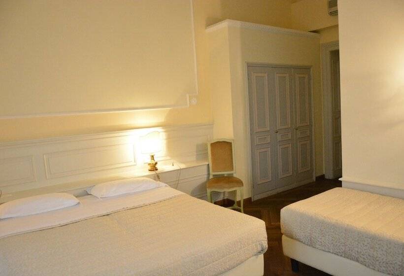 スーペリアトリプルルーム, Grand Hotel Liberty