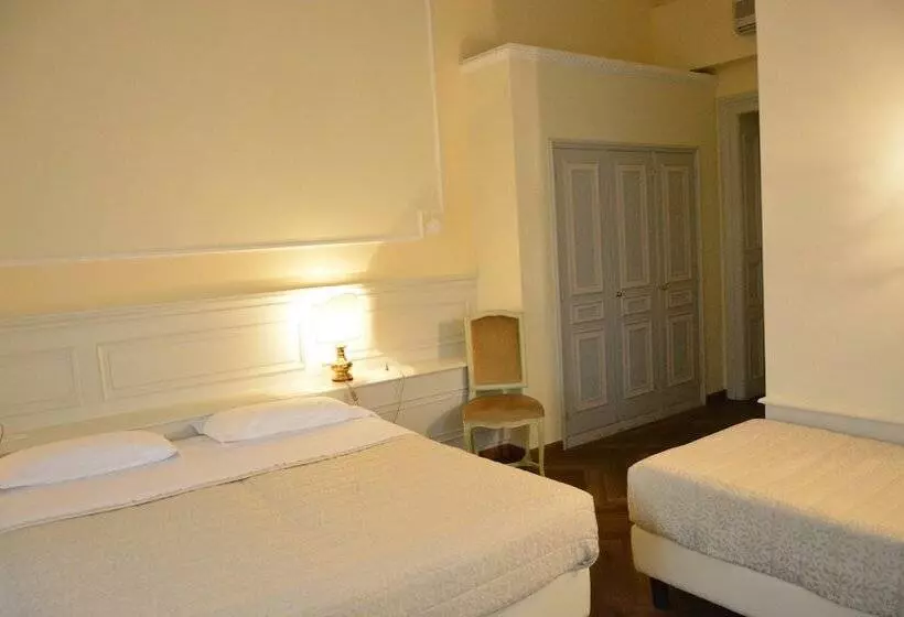اتاق سوپریور سه تخته, Grand Hotel Liberty