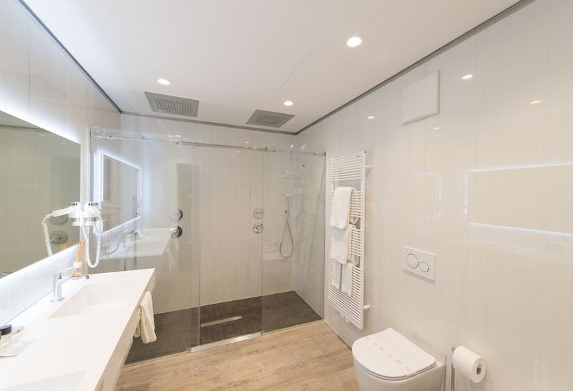 스위트, Grand Hotel Liberty