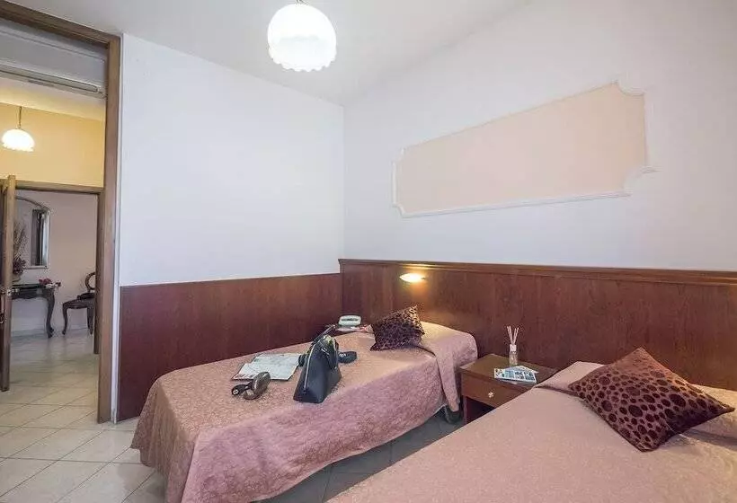 Habitació Triple Estàndard, Grifone