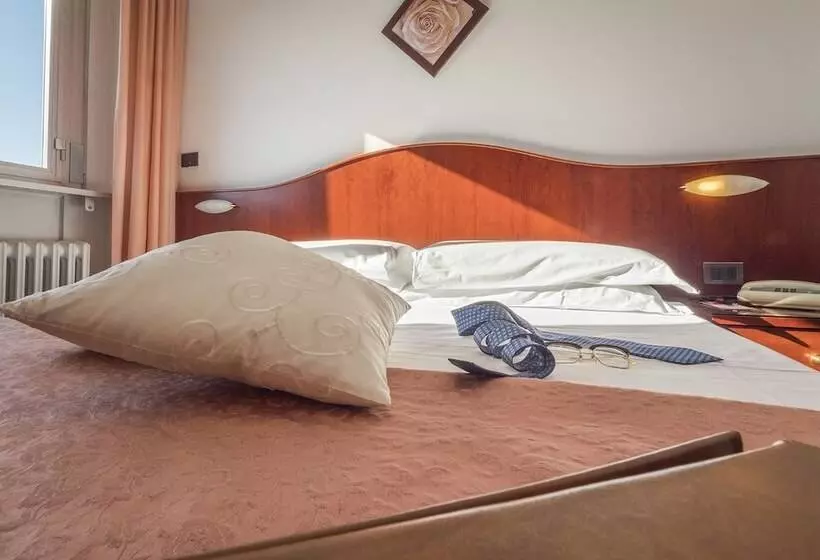 Habitació Triple Estàndard, Grifone