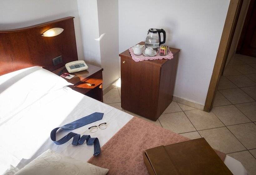 Chambre Triple Standard, Grifone