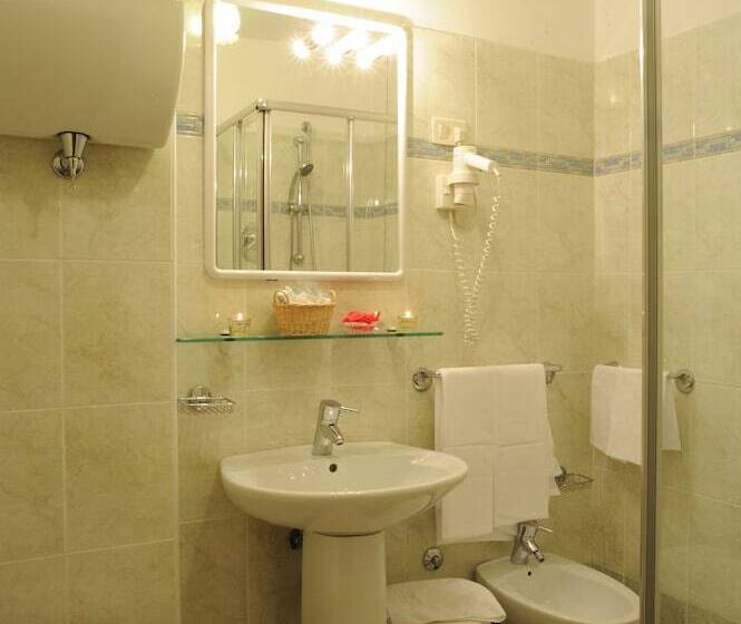 Chambre Triple Standard, Grifone