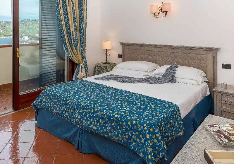 オーシャンビュースイート, Albergo Filippo Ii