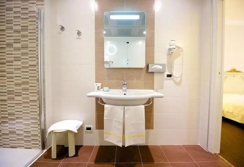 Deluxe-huone, Mercure Parma Stendhal