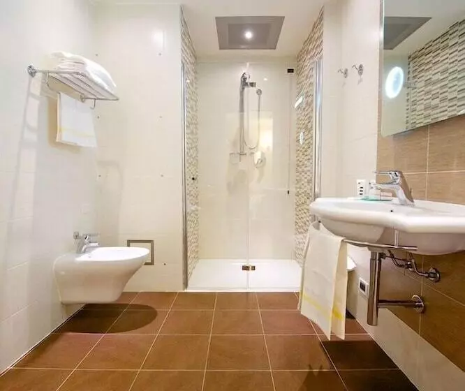 Deluxe-huone, Mercure Parma Stendhal