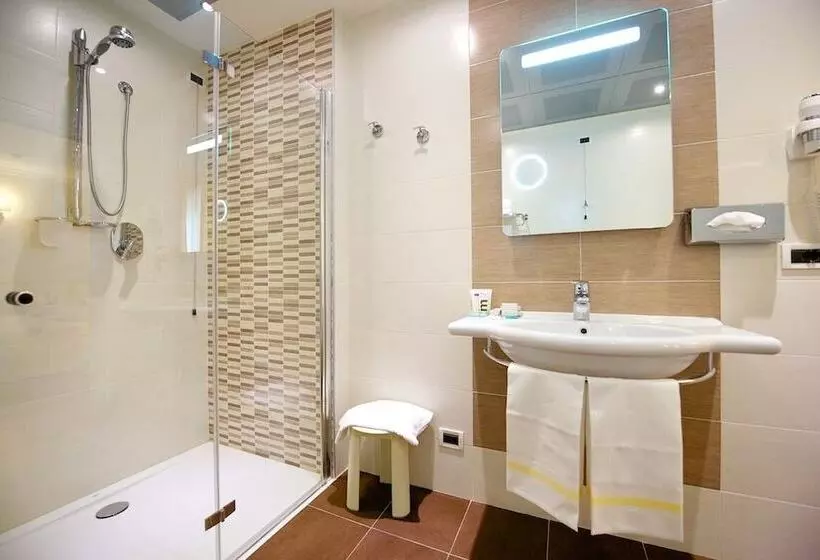 Deluxe-huone, Mercure Parma Stendhal