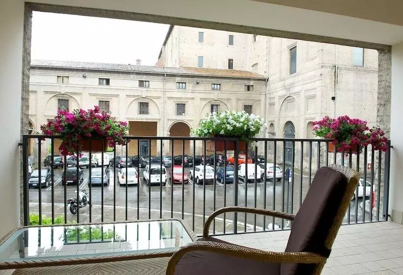 Deluxe-huone, Mercure Parma Stendhal