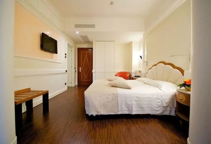 Deluxe-huone, Mercure Parma Stendhal