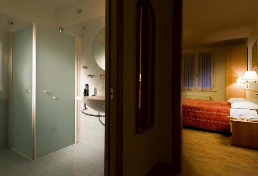 اتاق استاندارد, Montereale