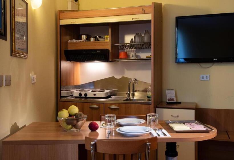 استودیوی استاندارد, Montereale