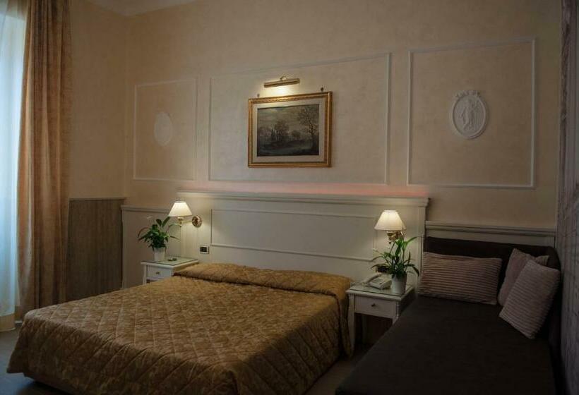 חדר סטנדרט לשלושה, Palladium Palace