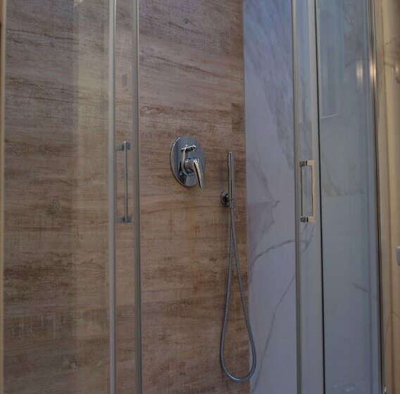 חדר סטנדרט לארבעה, Palladium Palace