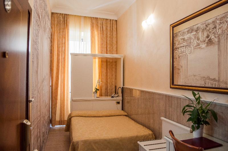 اتاق استاندارد یک نفره, Palladium Palace