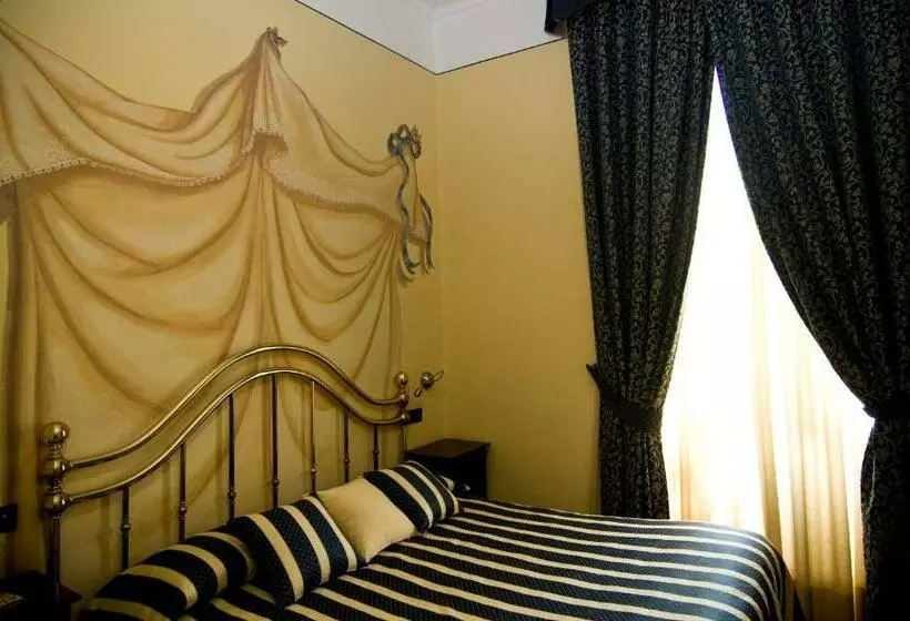 Standard-huone, Regina