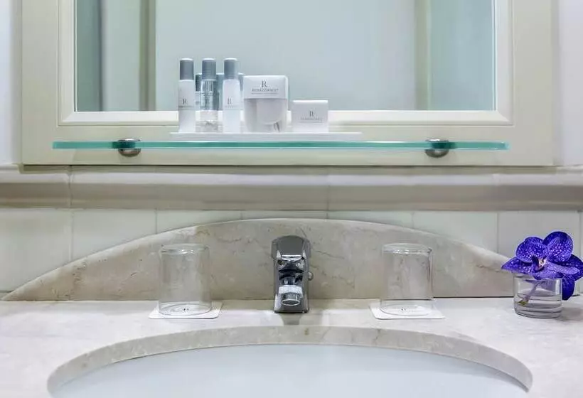 デラックスルーム, Renaissance Naples Hotel Mediterraneo