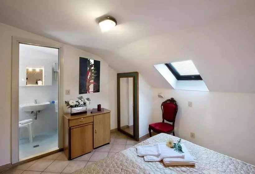 اتاق استاندارد, Roma