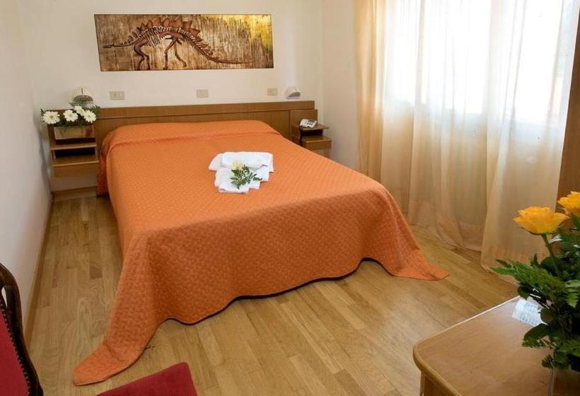 اتاق استاندارد, Roma