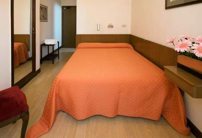 اتاق استاندارد یک نفره, Roma