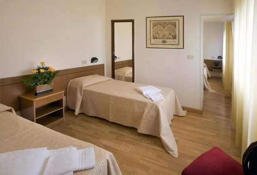 اتاق استاندارد چهار تخته, Roma