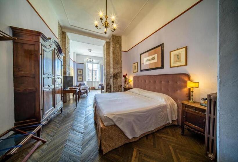 سوییت جونیور, Royal Victoria