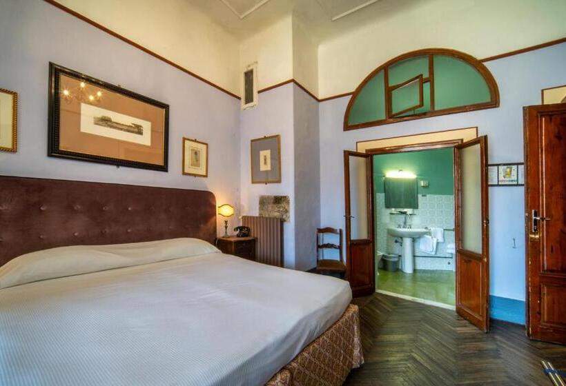 سوییت جونیور, Royal Victoria