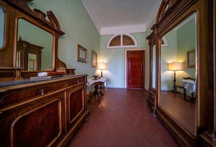 Classic room with river view, Royal Victoria