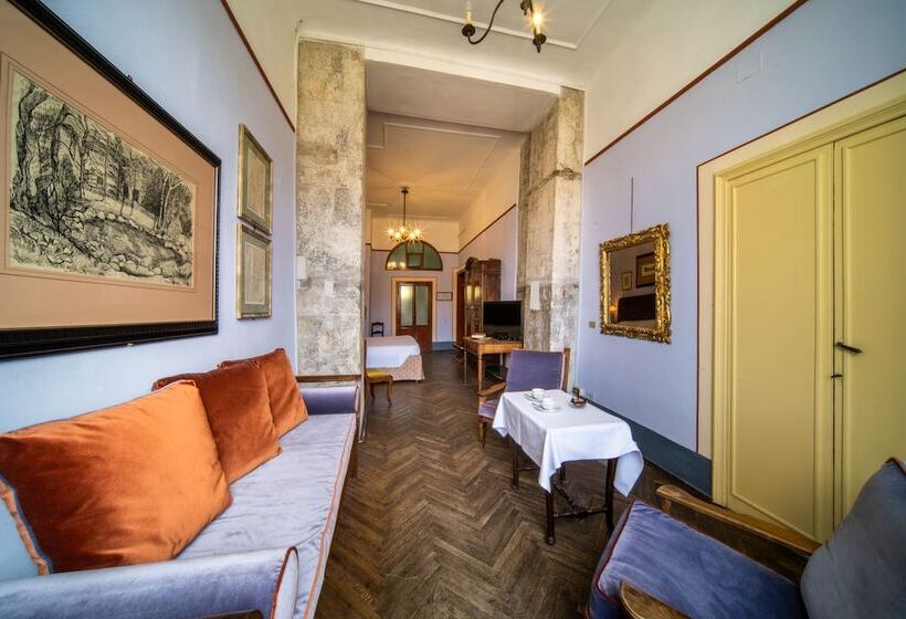 سوییت جونیور, Royal Victoria