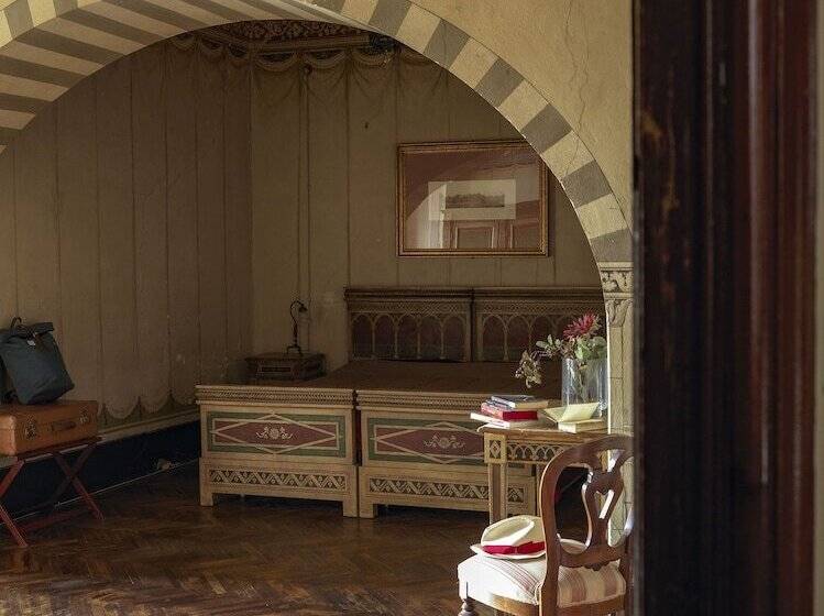 سوییت جونیور, Royal Victoria