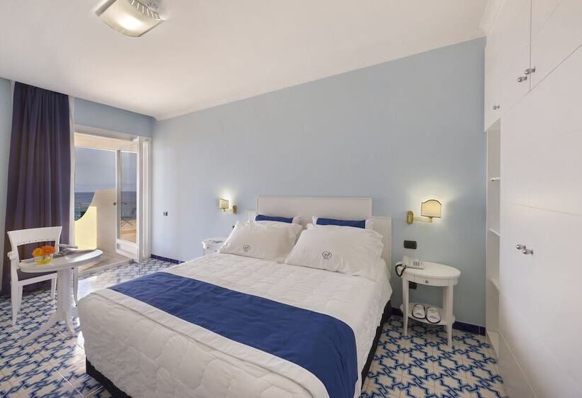 חדר דלוקס נוף לים, Saline