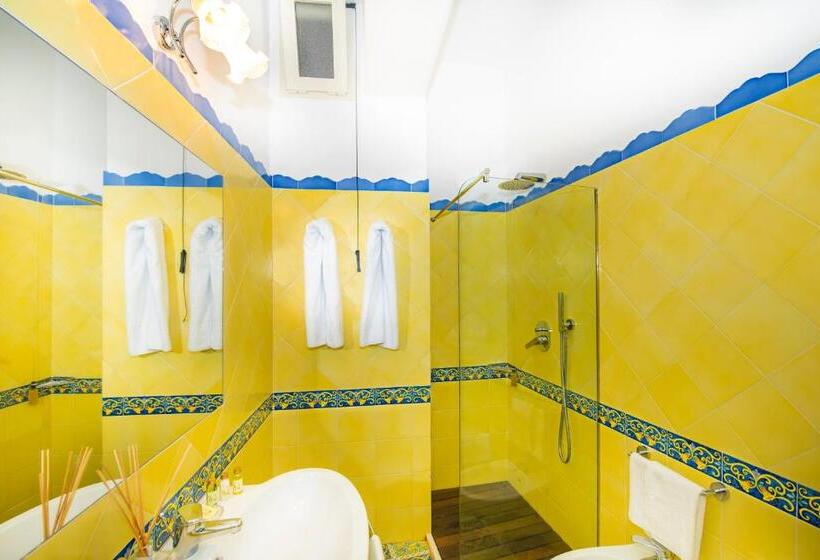 带露台的经典房间, Savoia