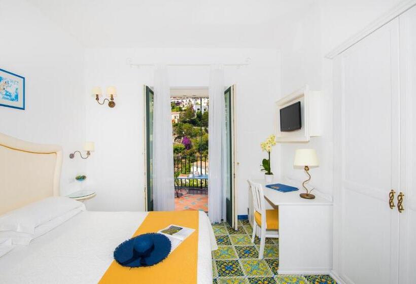 带露台的经典房间, Savoia