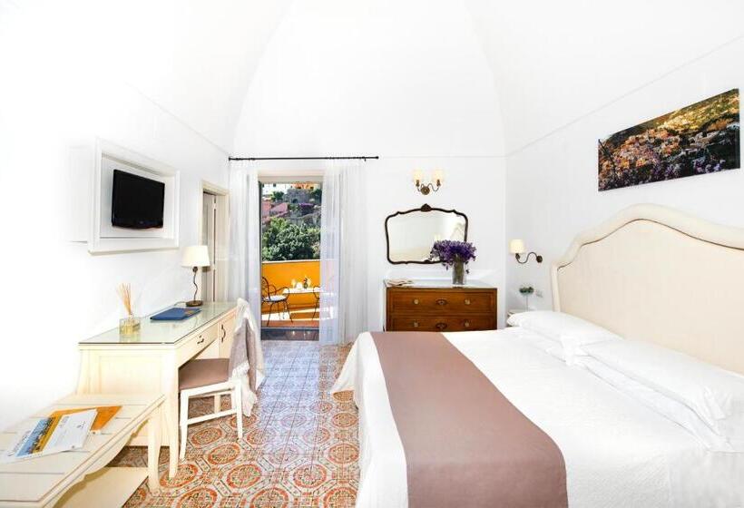 Comfort room with terrace, Savoia