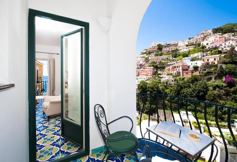 小型套房带海景, Savoia